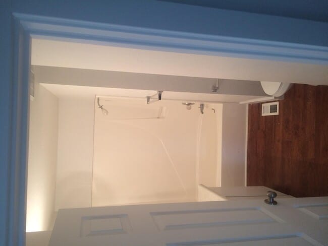 Building Photo - 3050 Brittany Dr