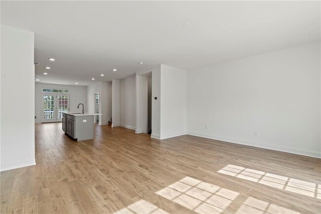 Building Photo - 15320 Oasis Sun Aly