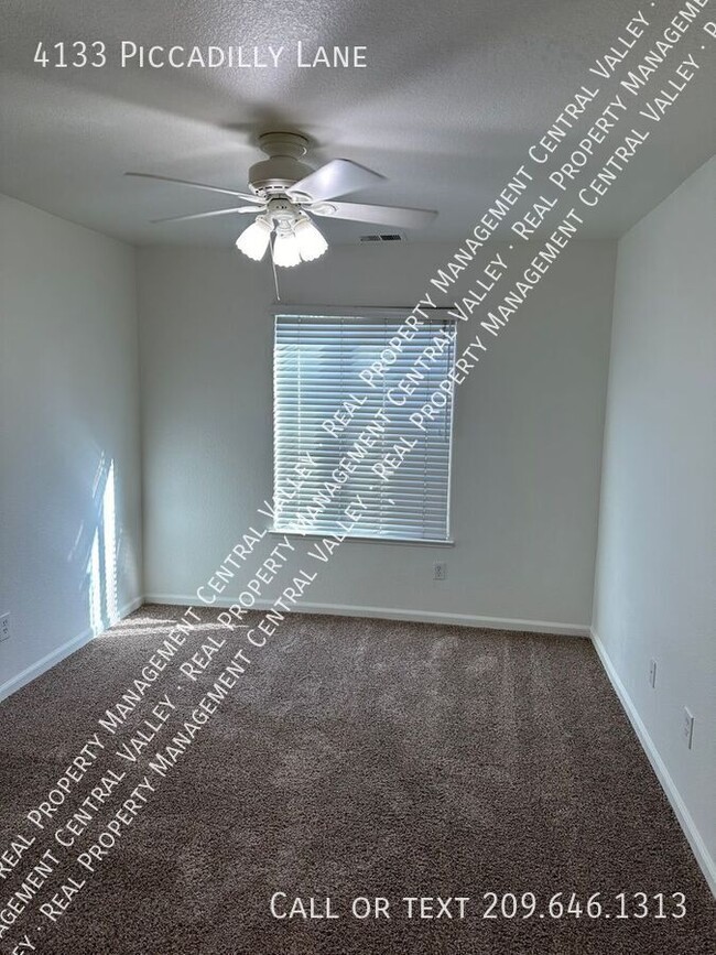 Building Photo - Turlock 3 Bedroom 2 Bathroom Home near Sta...