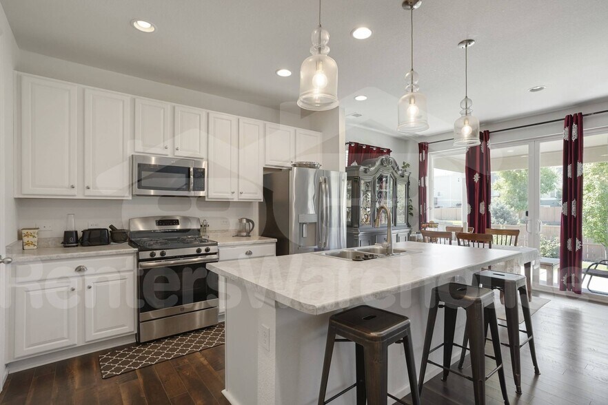 Building Photo - 22150 E Mansfield Pl