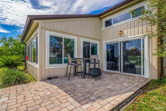 Building Photo - 4830 Huron Dr