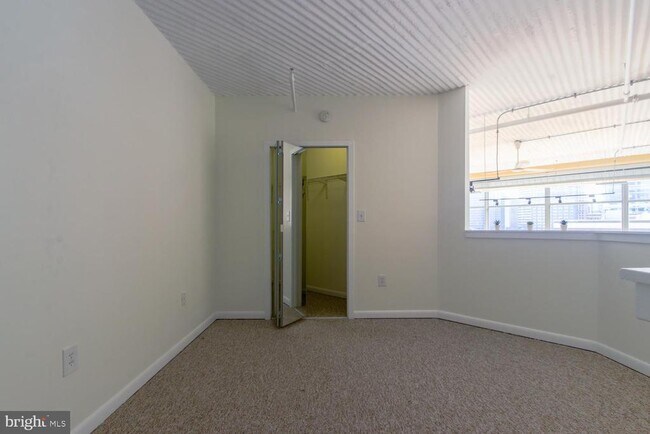 Building Photo - 2200 Arch St