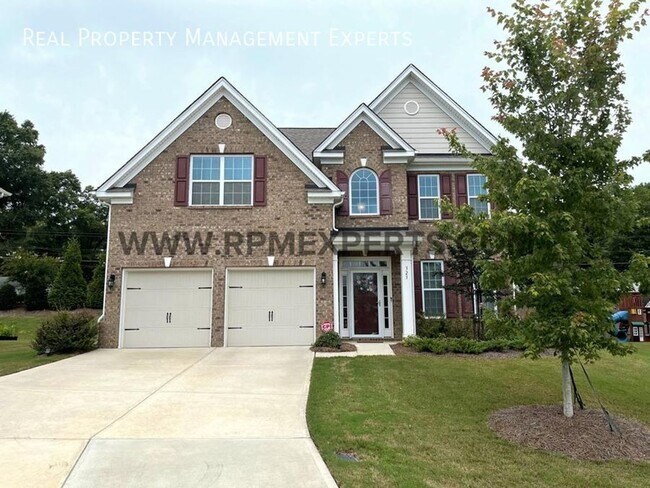 Primary Photo - Magnificent 5 Bed / 3 Bath Home in Matthews