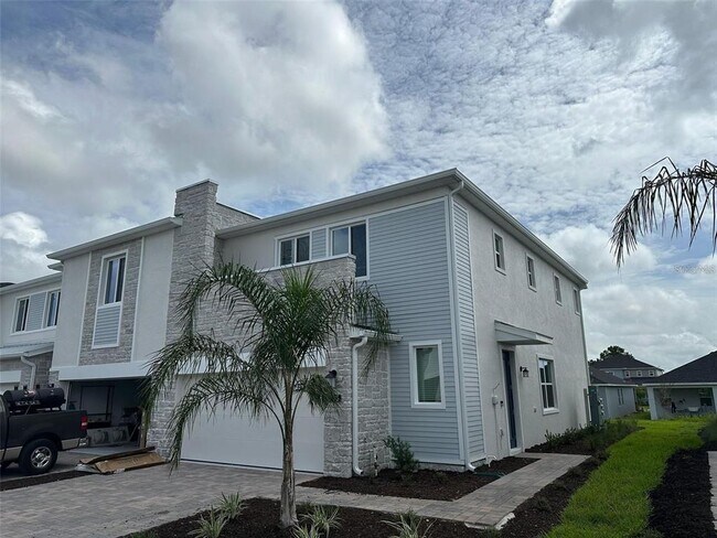 Primary Photo - 145 Nine Iron Dr