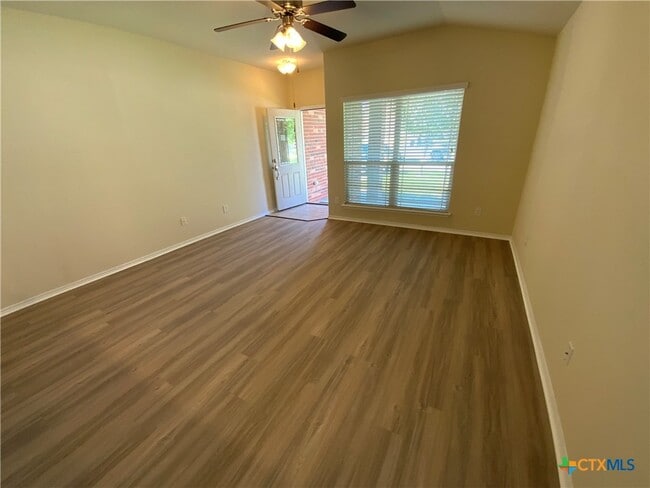 Building Photo - 5205 Cicero Dr