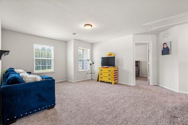 Building Photo - 5872 Strawflower Ln