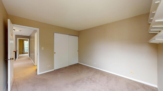 Building Photo - 1237 Cranbrook Dr