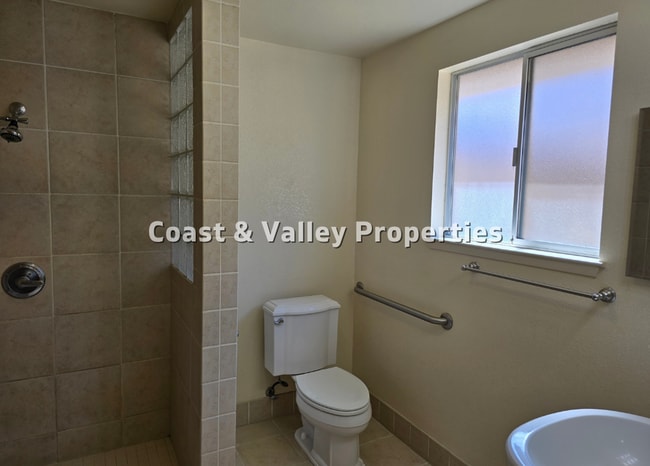 Building Photo - Beautiful Chualar Canyon Home for RENT!!!