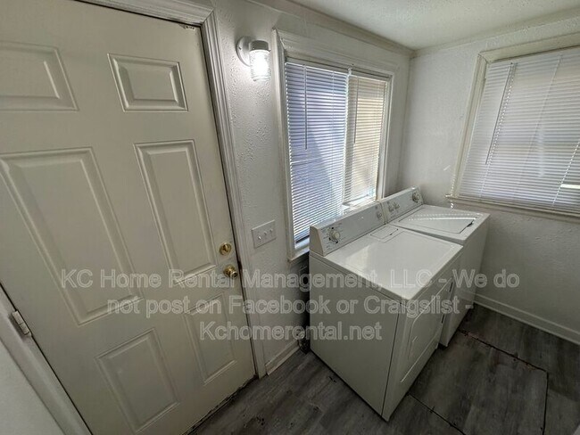 Building Photo - 2917 E 61st St