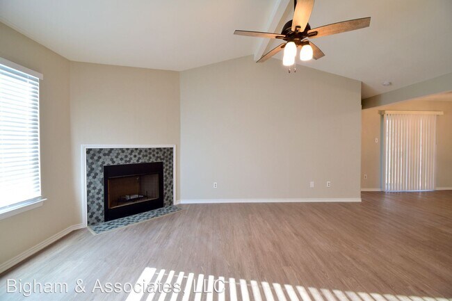 Building Photo - 3 br, 2 bath House - 12700 Lasalle Dr