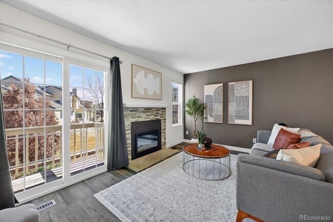 Building Photo - For Rent – $2,195/month | Stanton Farms Townhome in Littleton