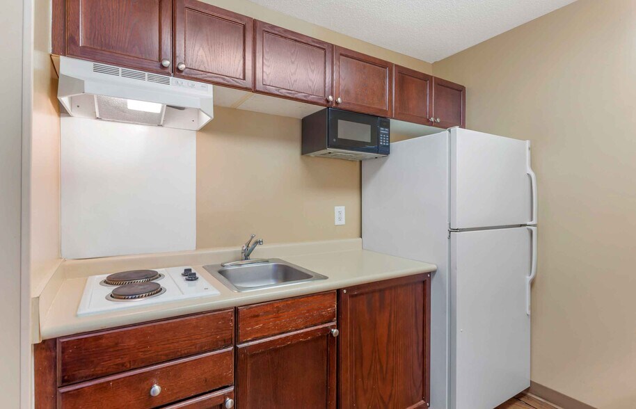 Building Photo - Furnished Studio-Durham - RTP - Miami Blvd...