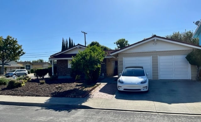 Building Photo - 2226 Capistrano Dr