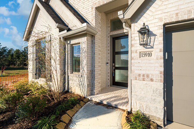 Building Photo - 15910 Mahogany Mist Dr