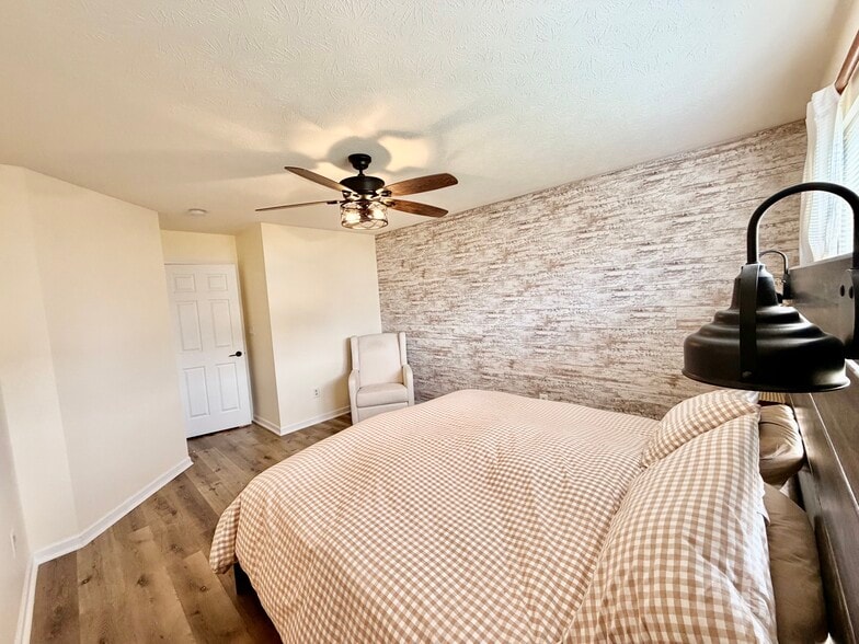 Building Photo - 3230 Monterey Dr