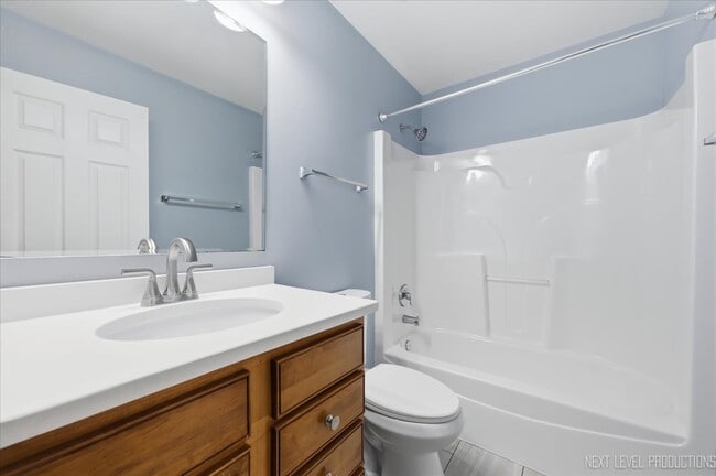 Building Photo - 472 Majestic Ln