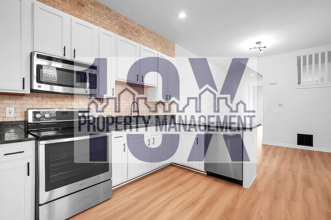 Building Photo - 1116 Summit St