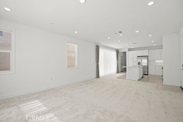 Building Photo - 430 Lobata