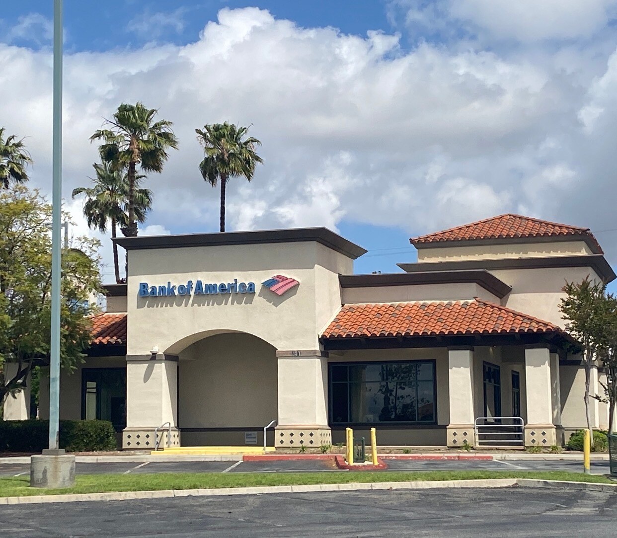 Building Photo - 200 E Alessandro Blvd