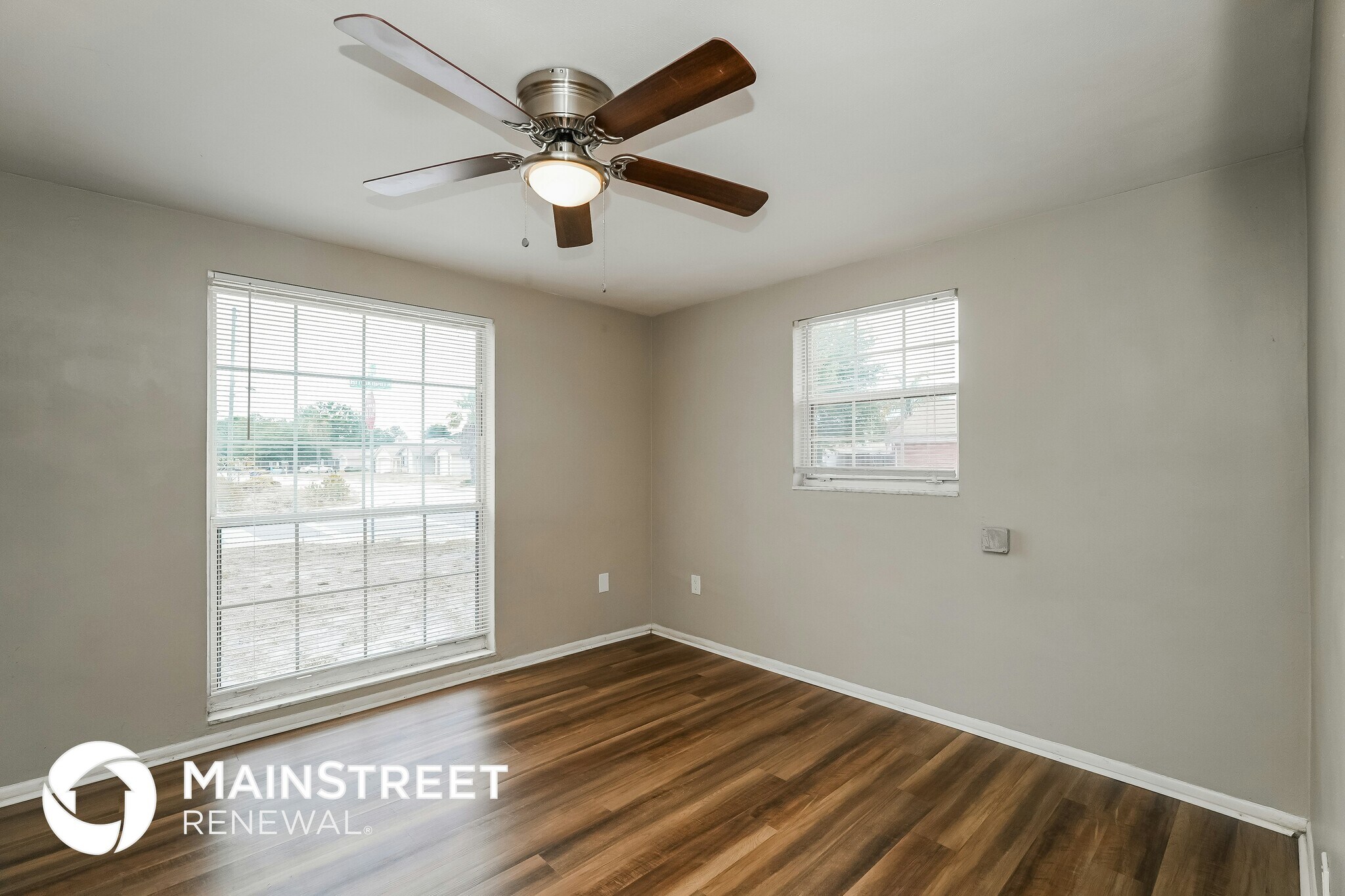 Building Photo - 3452 Brookfield Dr