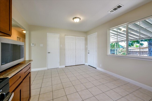 Building Photo - Wow! What a Great Home! Available Soon!