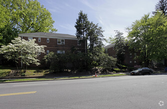 Building Photo - NJ-258 Halsey Gardens