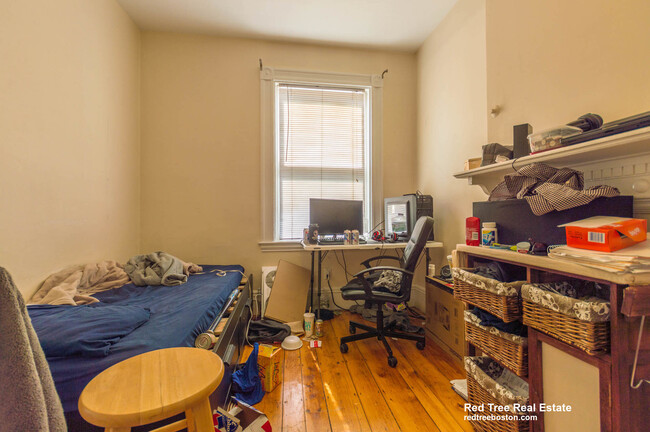 Apt 2 - 52 Green St