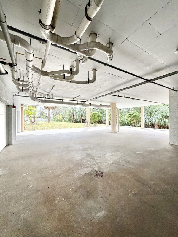 Building Photo - 960 Starkey Rd