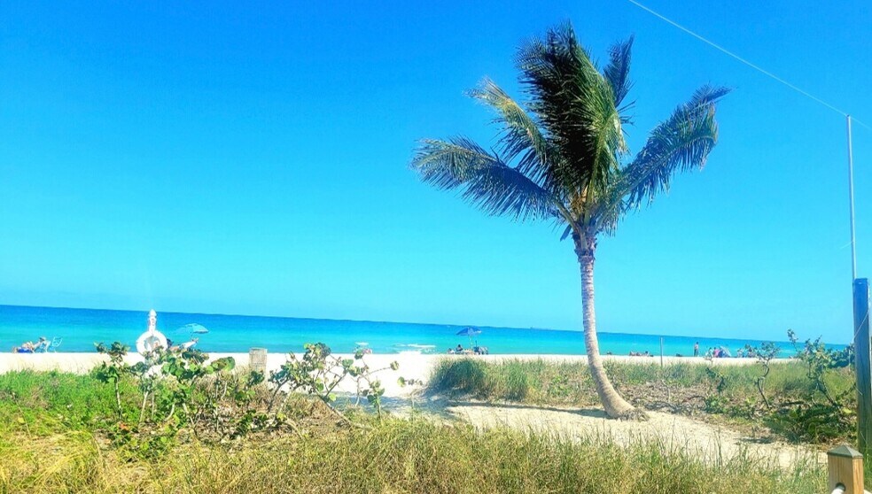 Building Photo - 7400 Harding Ave