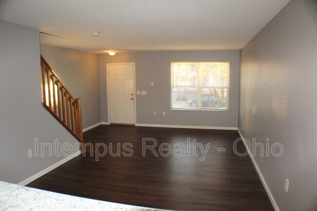 Building Photo - 6522 Crab Apple Dr