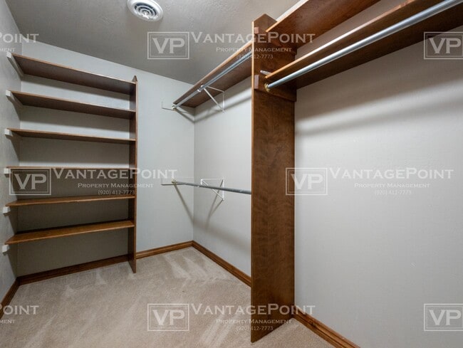 Building Photo - 5311 Shore Acres