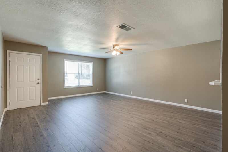 Building Photo - 9438 Celine Dr