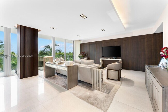 Building Photo - 1 Collins Ave