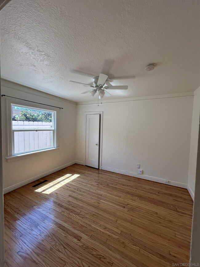 Building Photo - 4734 Biona Dr