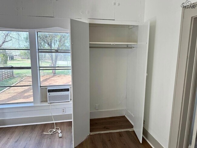 Building Photo - 1810 7th St