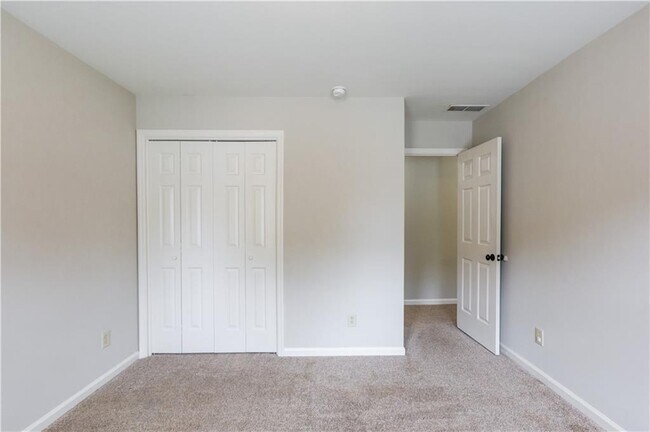 Building Photo - 153 Lantern Ridge Ct