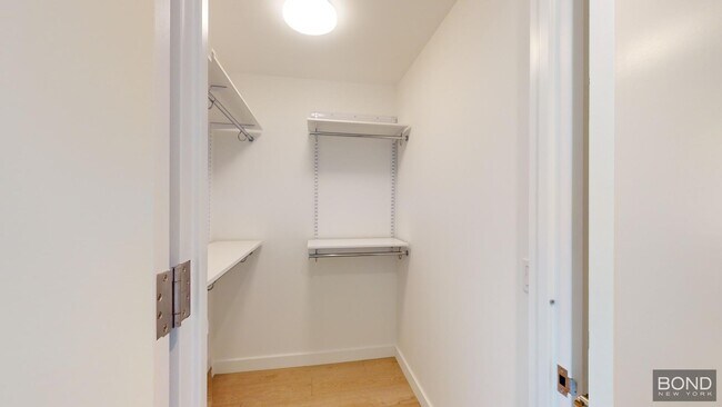 Building Photo - 400 W 61st St