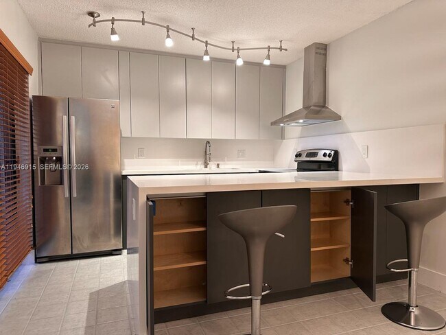 Building Photo - 9977 NW 6th Ct