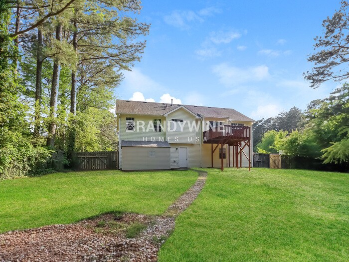 Building Photo - 113 Eva Dr