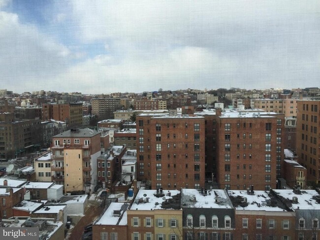 Building Photo - 1615 Q St NW