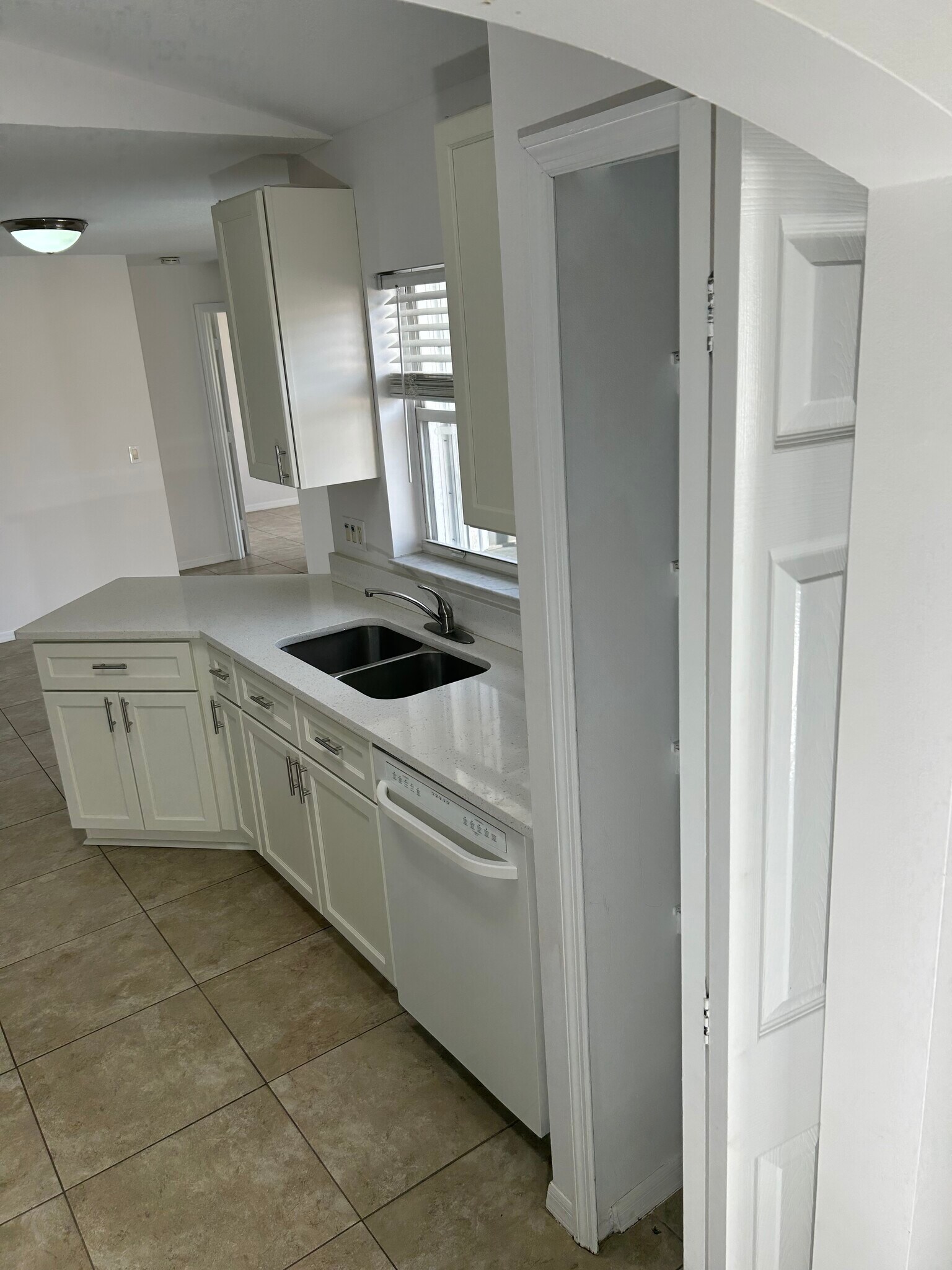 Building Photo - 6480 NW Volucia Dr