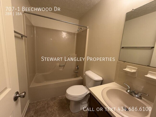 Building Photo - 707 Beechwood Dr