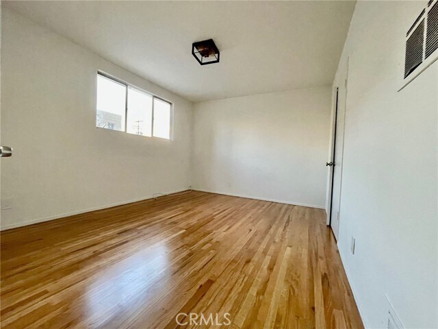 Building Photo - 1433 N Bronson Ave