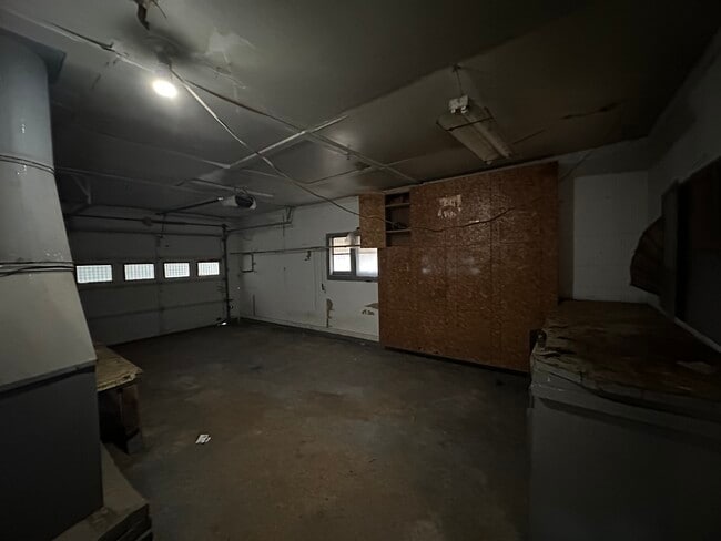 Building Photo - 1503 Eastview Ave