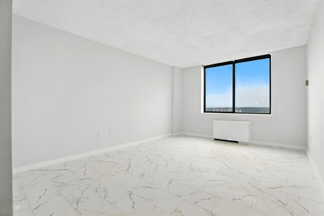 Building Photo - 3705 S George Mason Dr