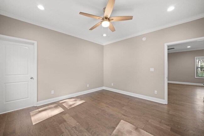 Building Photo - Move-In Special Available! Beautiful 4BR Home with Finished Basement