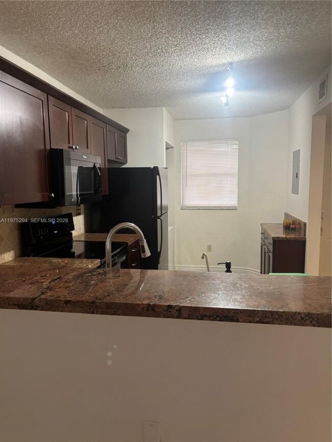 Building Photo - 9964 Nob Hill Pl