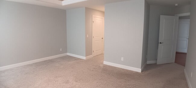 Building Photo - Heron's Landing 4 BD/ 3BTH Available May 14th