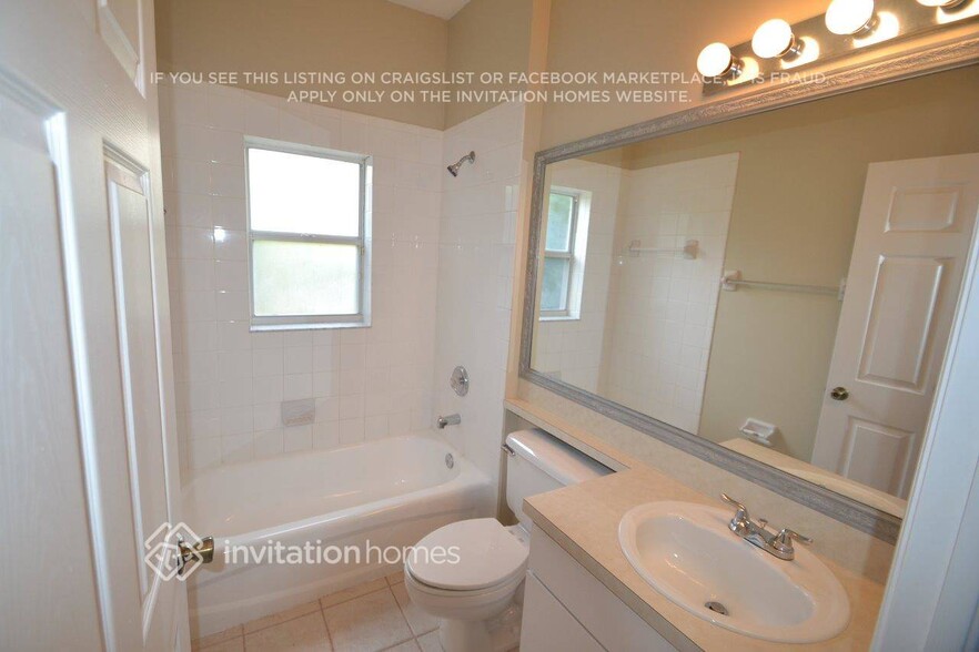 Building Photo - 4455 Sunset Cay Cir