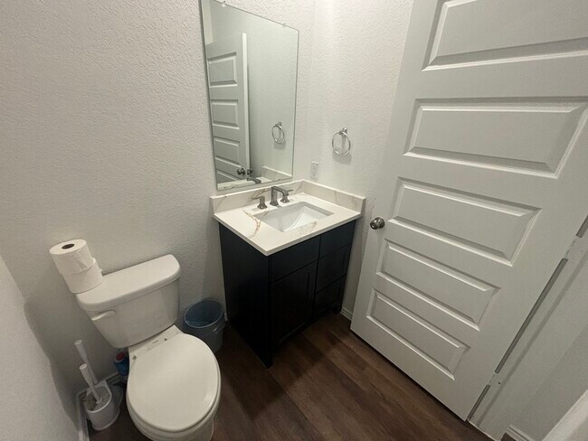 Building Photo - 148 Acorn Cir